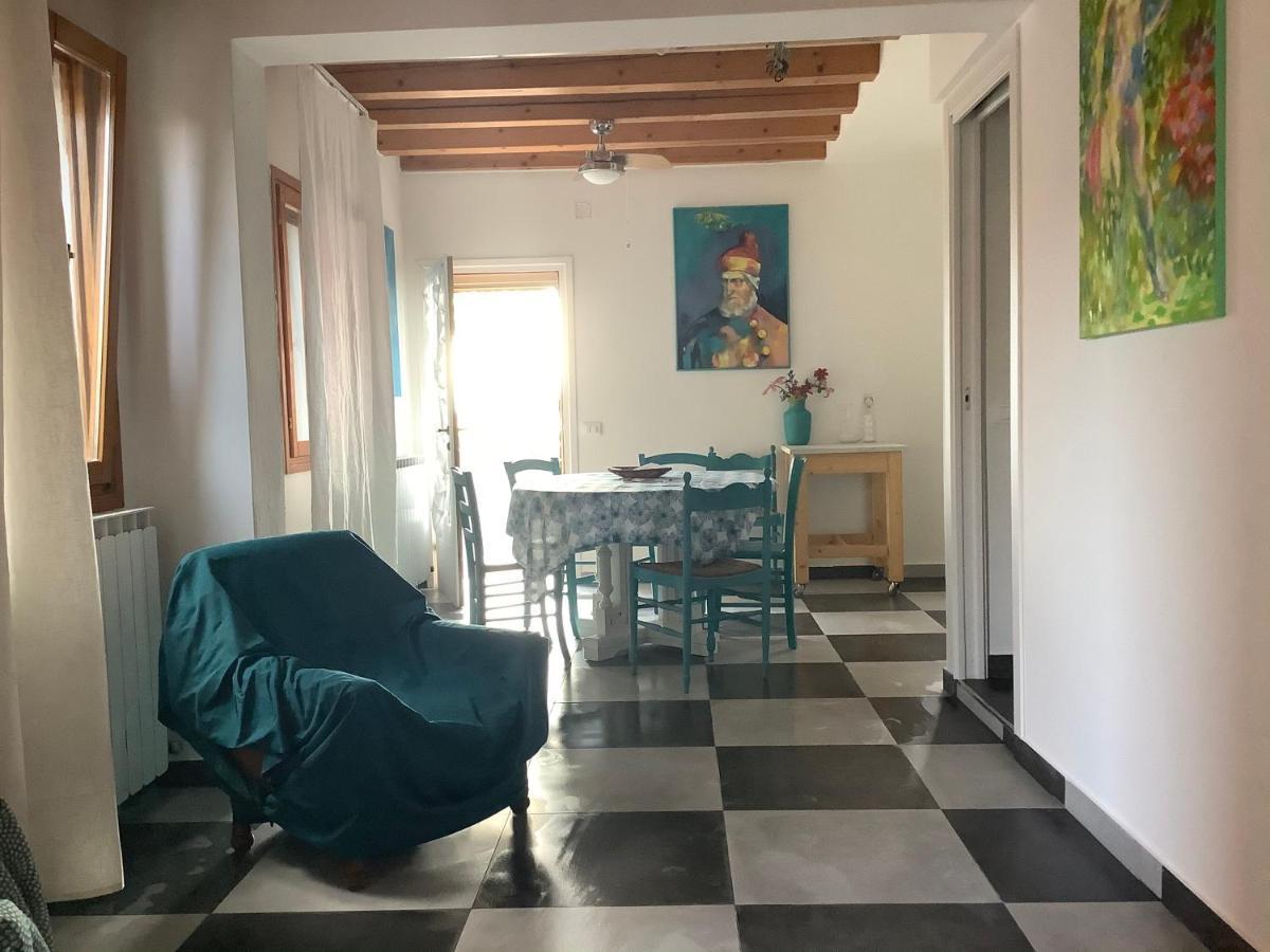 Night Galleria Holiday Home - Bed & Art In Burano - The Pink House Εξωτερικό φωτογραφία
