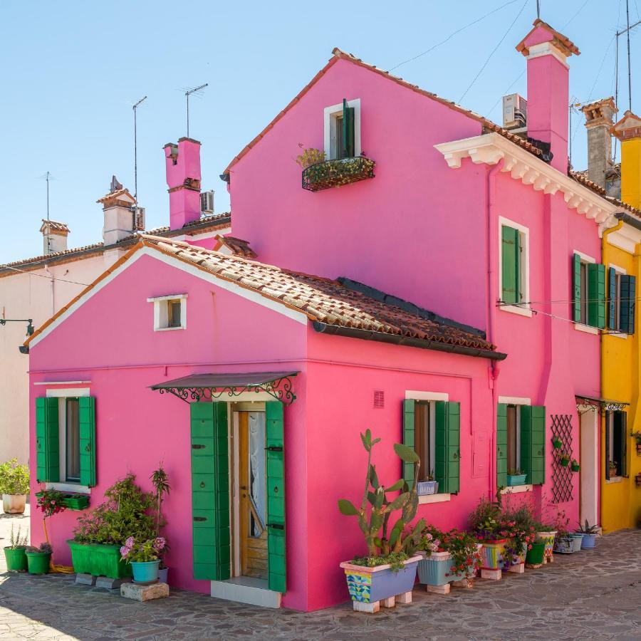 Night Galleria Holiday Home - Bed & Art In Burano - The Pink House Εξωτερικό φωτογραφία